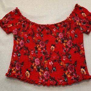 Hearts ♥️ Hips Stretchy Red Flowered Crop Top. Size small